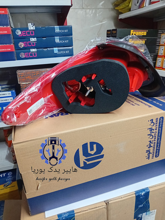 چراغ خطر عقب پژو ۲۰۶هاچ بک راست فن آوران اصل شرکتی