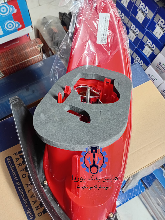 چراغ خطر عقب پژو ۲۰۶هاچ بک چپ فن آوران اصل شرکتی
